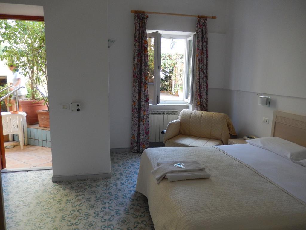 איסקיה Hotel Europa מראה חיצוני תמונה