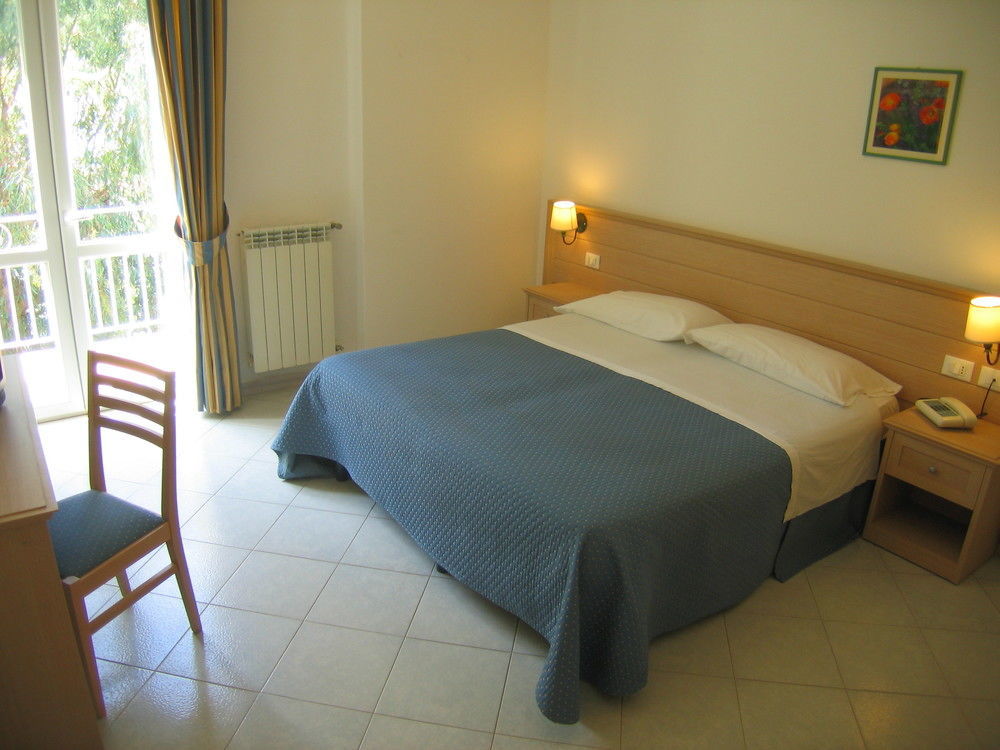 איסקיה Hotel Europa מראה חיצוני תמונה